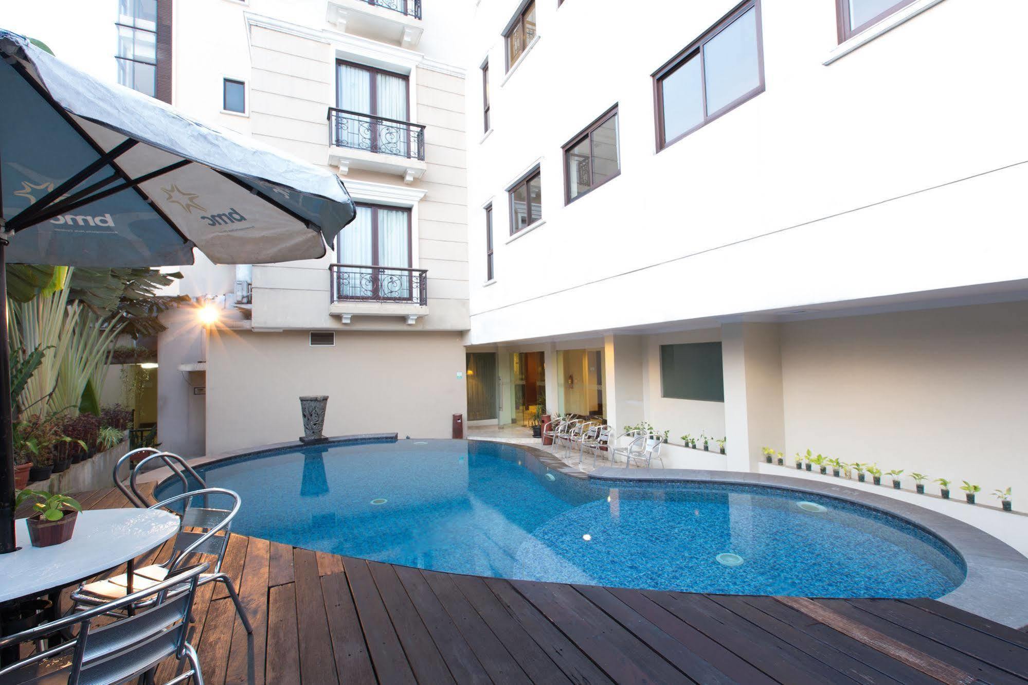 Asmila Boutique Hotel Bandung Exterior photo