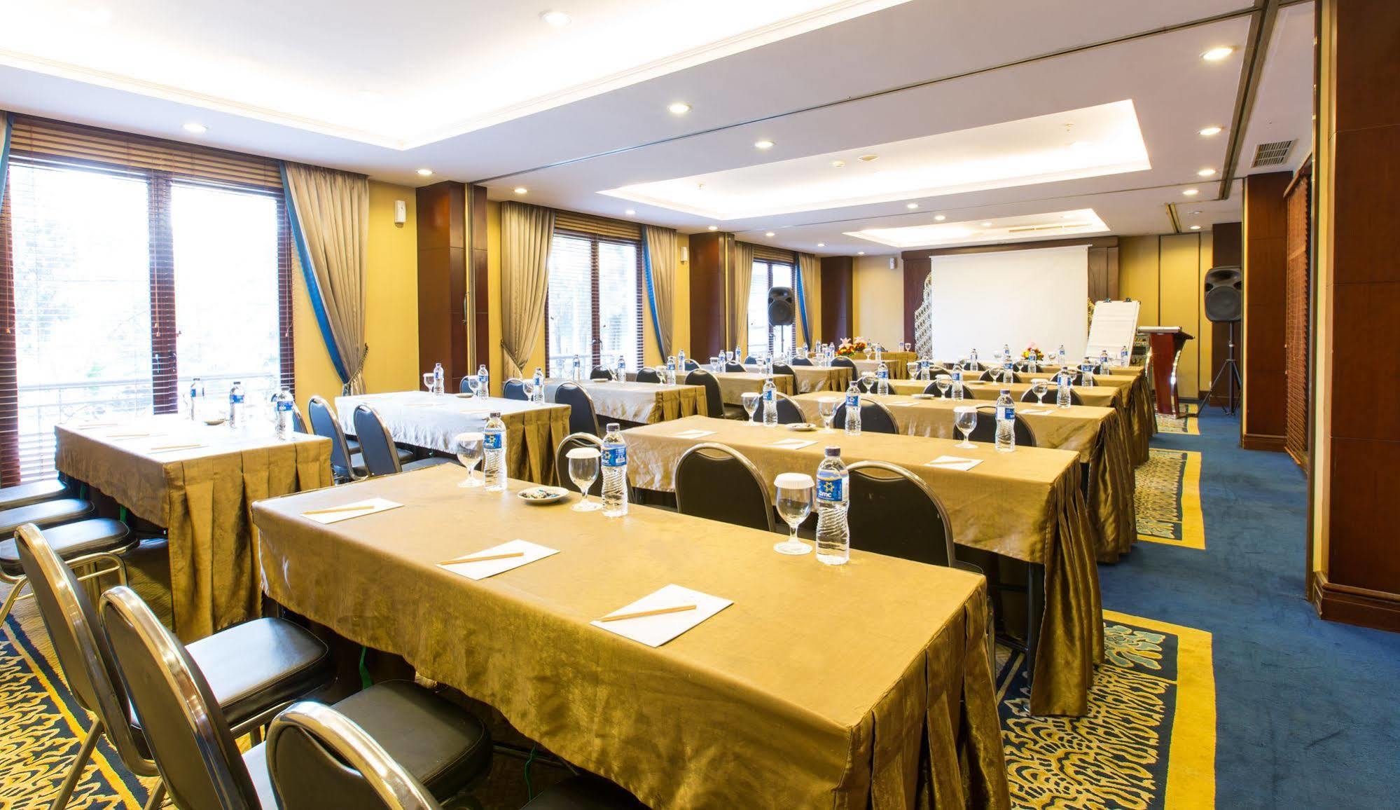 Asmila Boutique Hotel Bandung Exterior photo